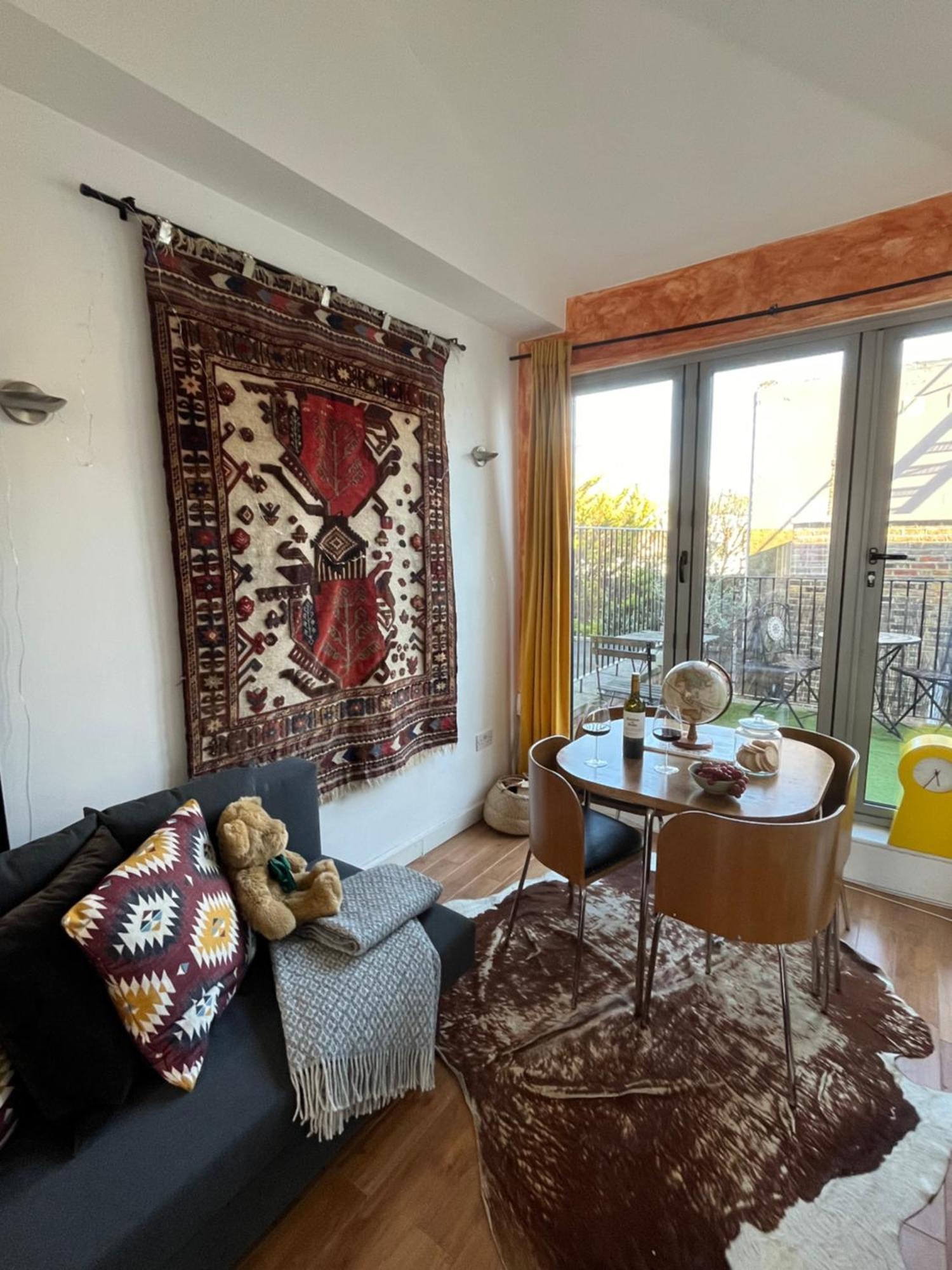 Appartamento Cosy Camden 1 Bedroom Terrace Londra